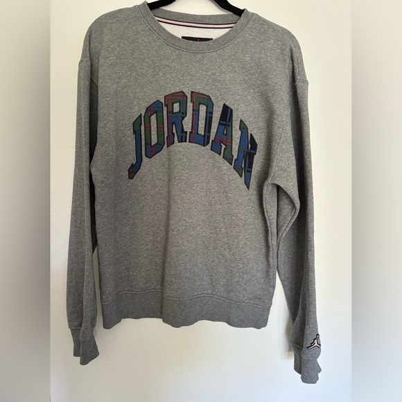 Nike Size M Air Jordan HOLIDAY Edition Fleece Crew Sweatshirt Size Small - Picture 1 of 4